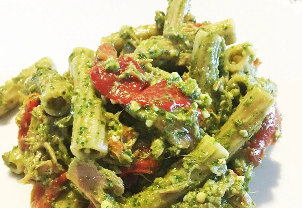Insalata di pasta con pesto