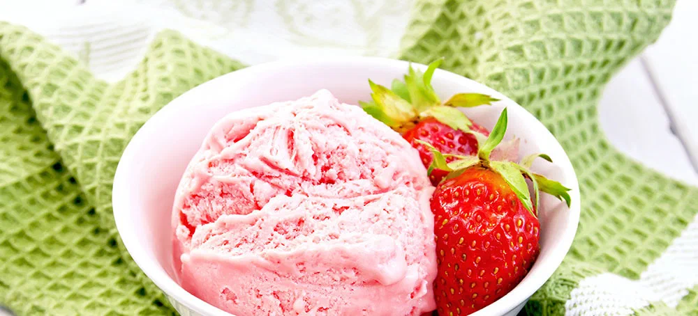 Gelato di fragole e yogurt