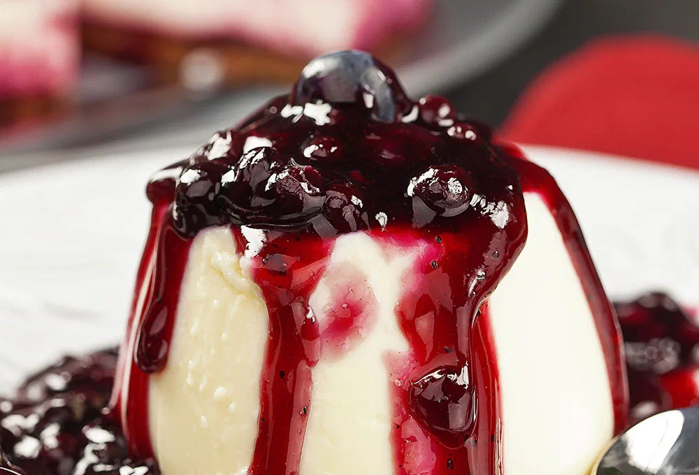 Panna Cotta con riduzione di ciliegie