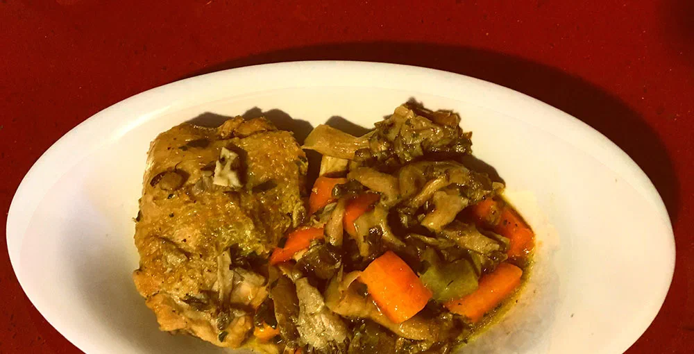 pollo con carote e funghi