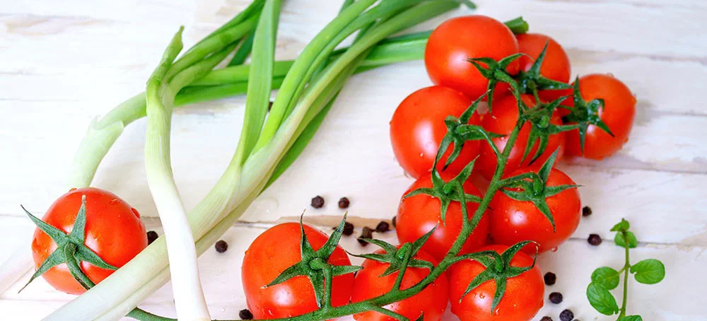 Pomodori e cipollotti